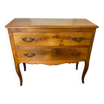 Old chest of drawers