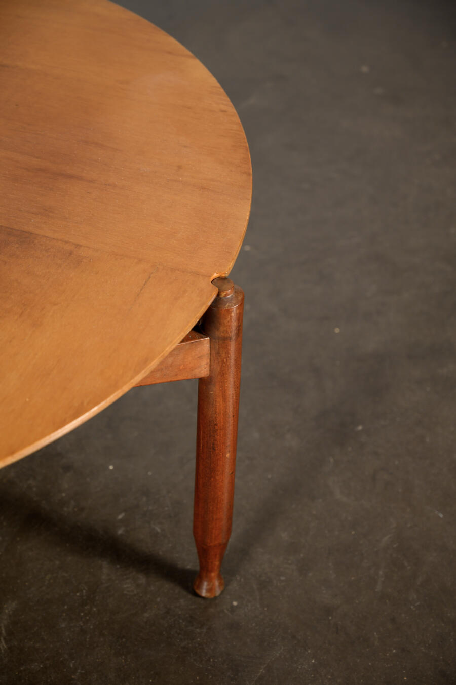 Italian round coffee table