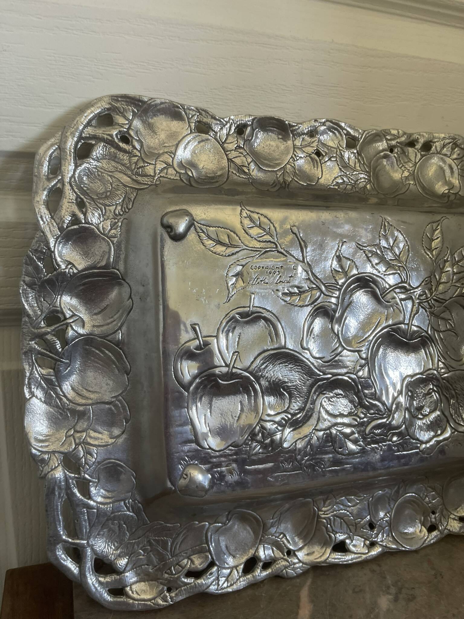 Vintage Arthur Court Designer Apple Bunnies Metal 1993 4