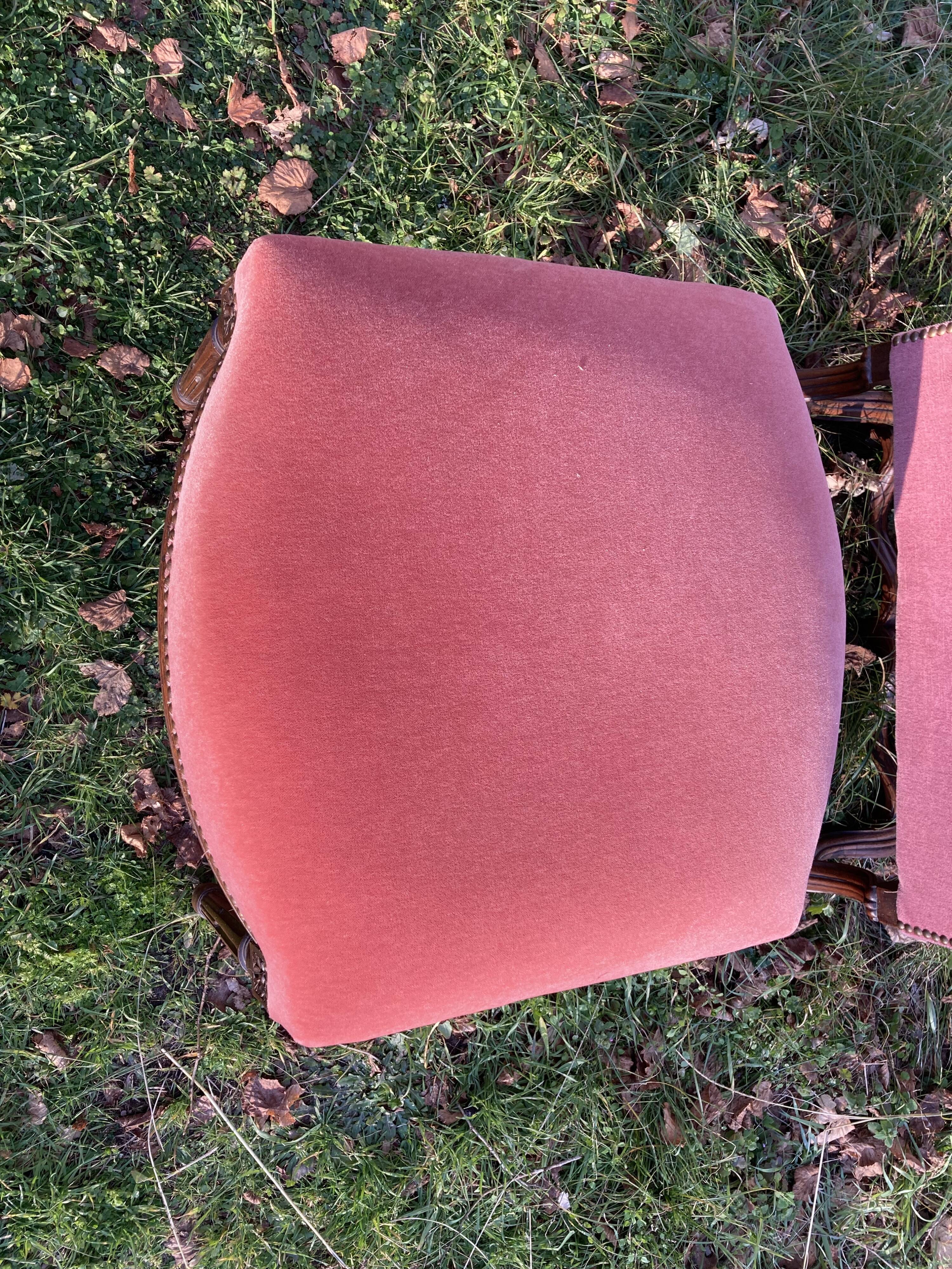 Armchair Voltaire or shepherdess and foot rest in pink velvet Louis XVI