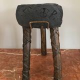 Tabouret tripode brutaliste