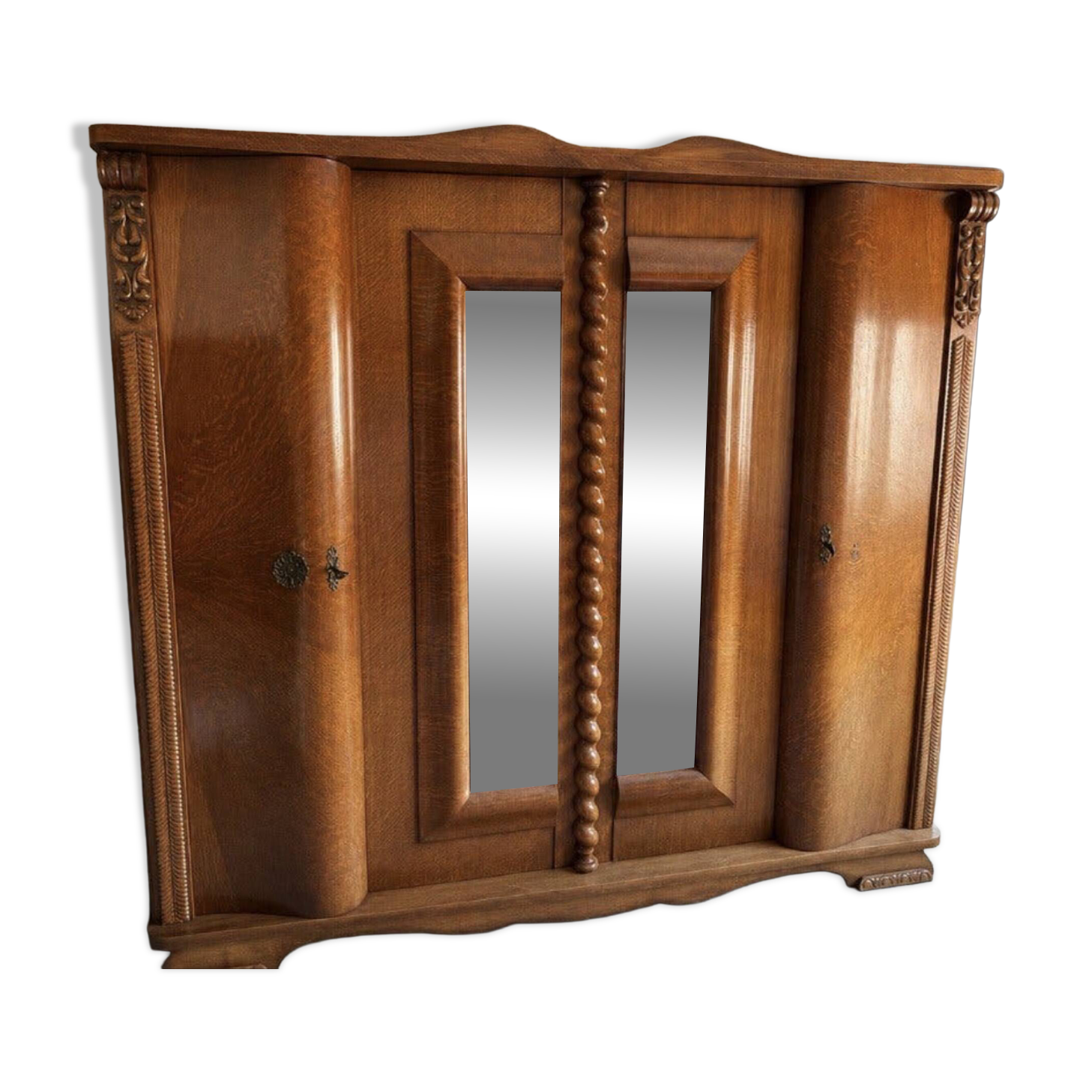 Armoire en chêne massif (1930–1950)