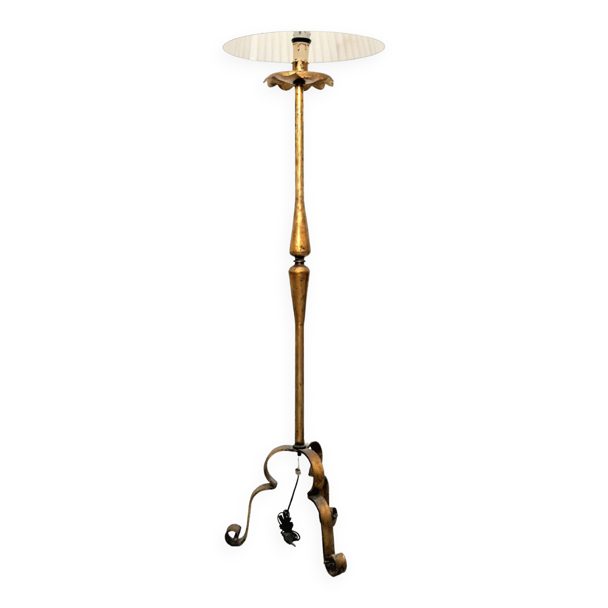 French work from the 1930s Wrought iron floor lamp decorated with gold leaf H. 160 cm