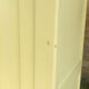 Armoire parisienne jaune en bois