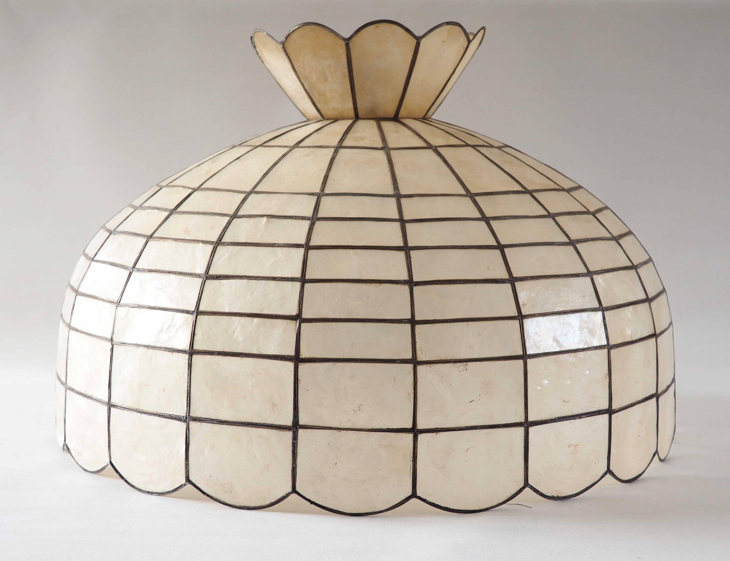 Giant mother-of-pearl mica pendant light