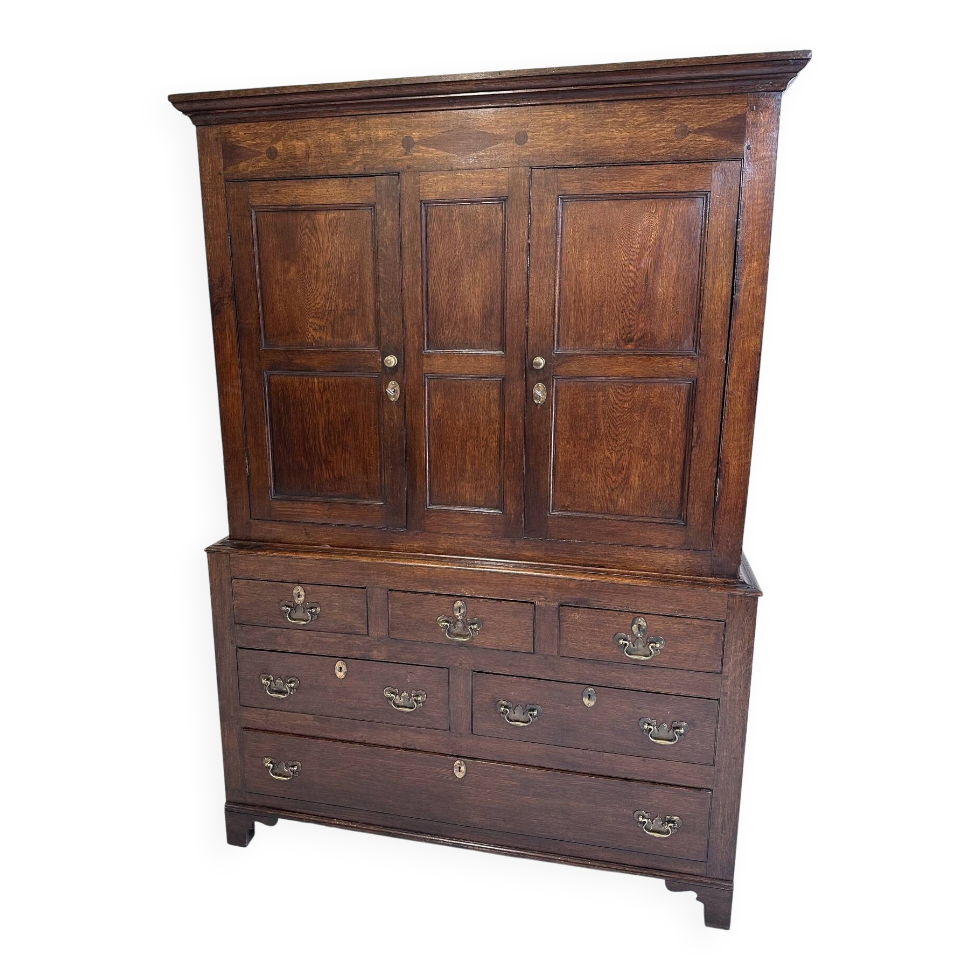 Beautiful 18th-century Welsh oak cabinet