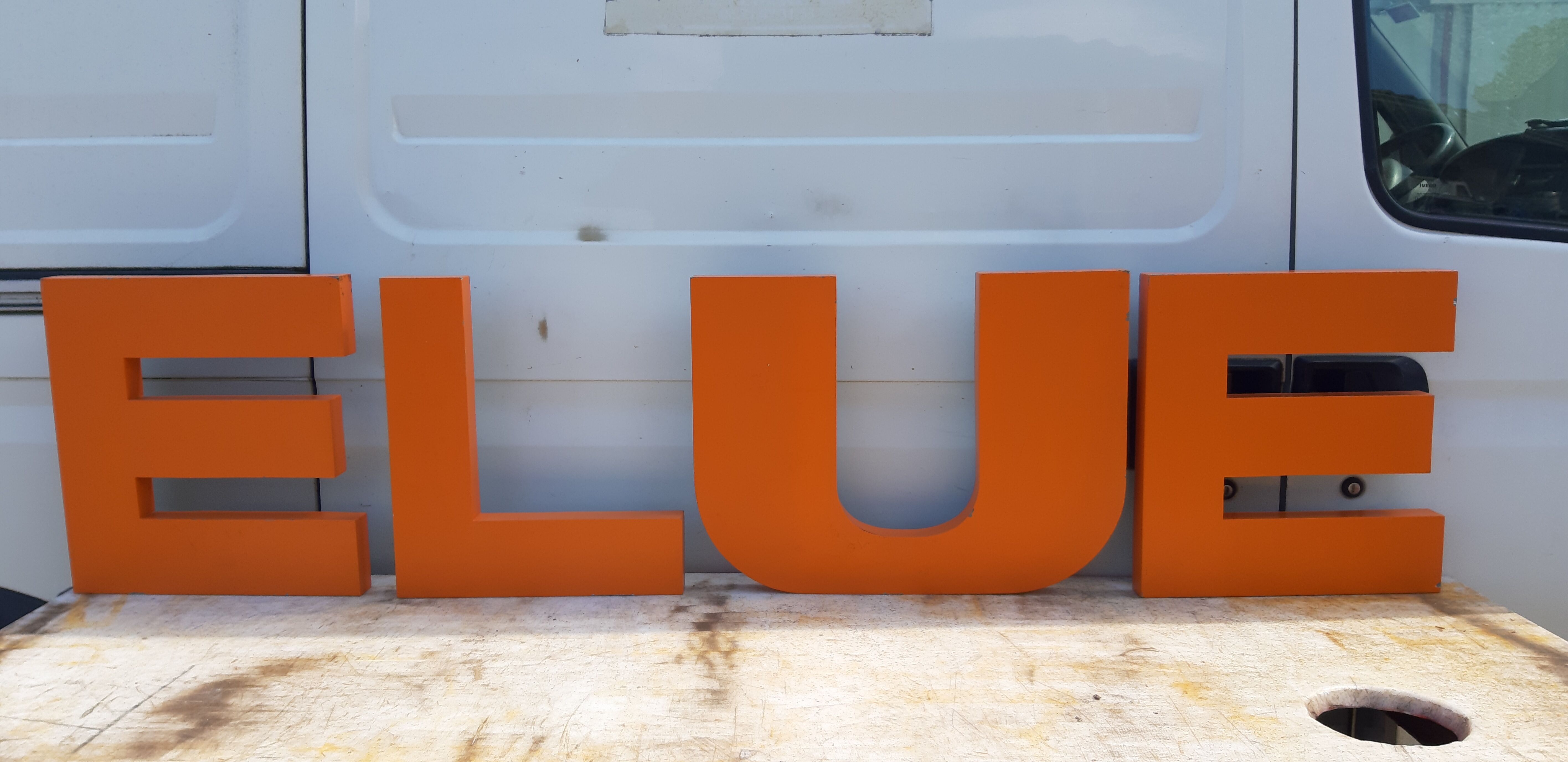 4 lettres industrielles des années 70 en aluminium