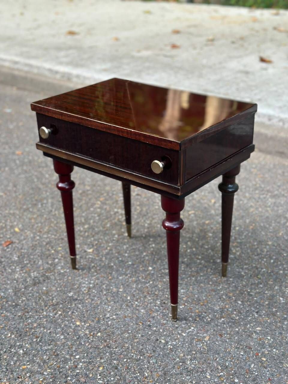 2 bedside tables in Mid-Century Modern Italian style by Gio Ponti and Paolo Buffa.