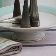 Coupe sur pied en porcelaine