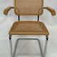 Chaise Cesca modèle Marcel Breuer avec accoudoirs B64