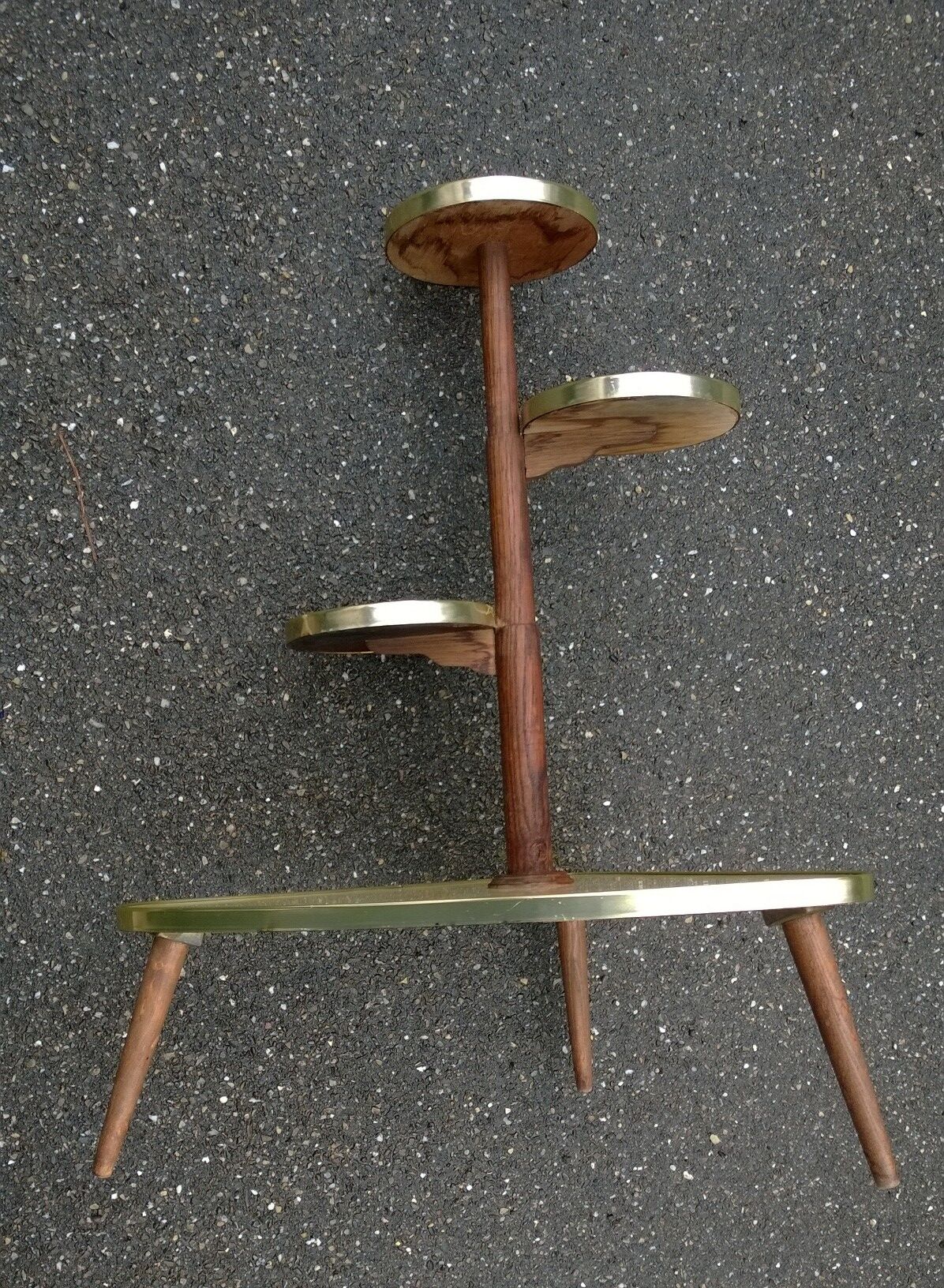 saddle wears plant formica and teak year 50