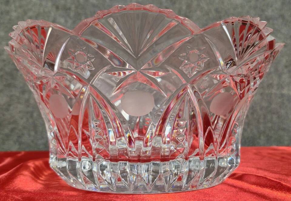 Klein Michel for Baccarat: chiseled crystal bowl circa 1950