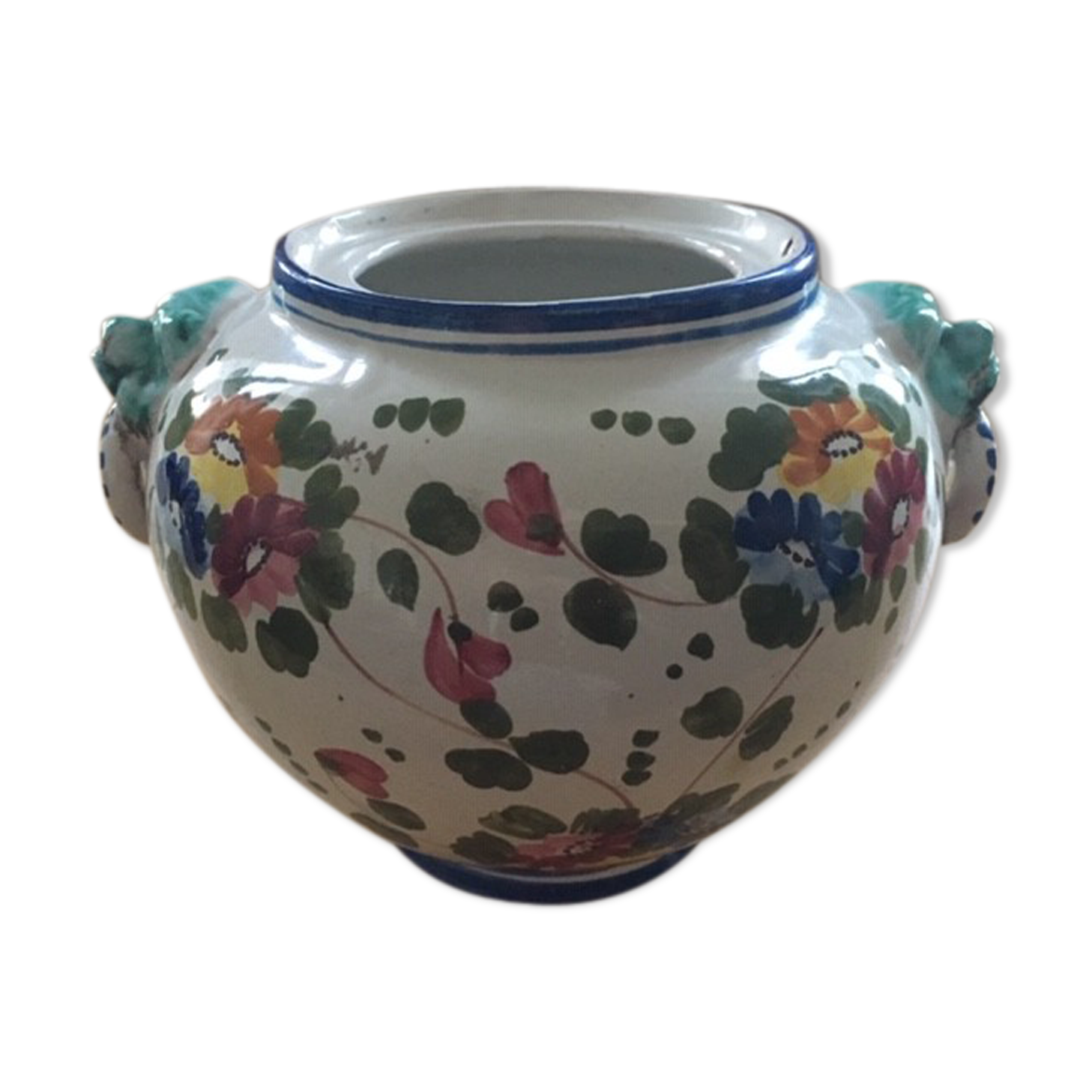 Pot signed flower décor