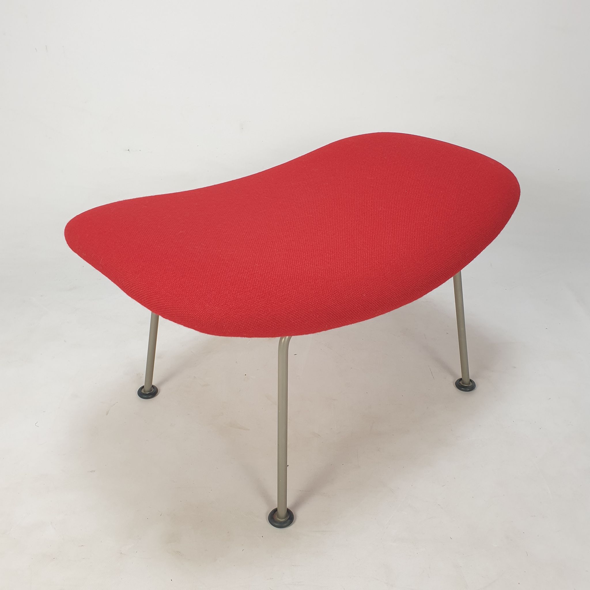 Mid Century Oyster Chair and Ottoman by Pierre Paulin for Artifort, 1960s