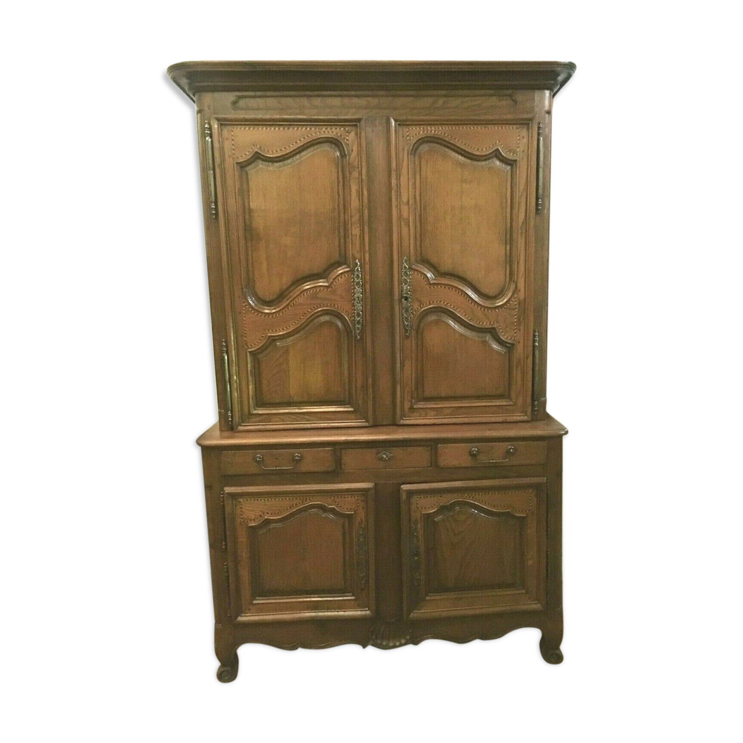 Buffet in solid oak 2 body in oak marked with light wood