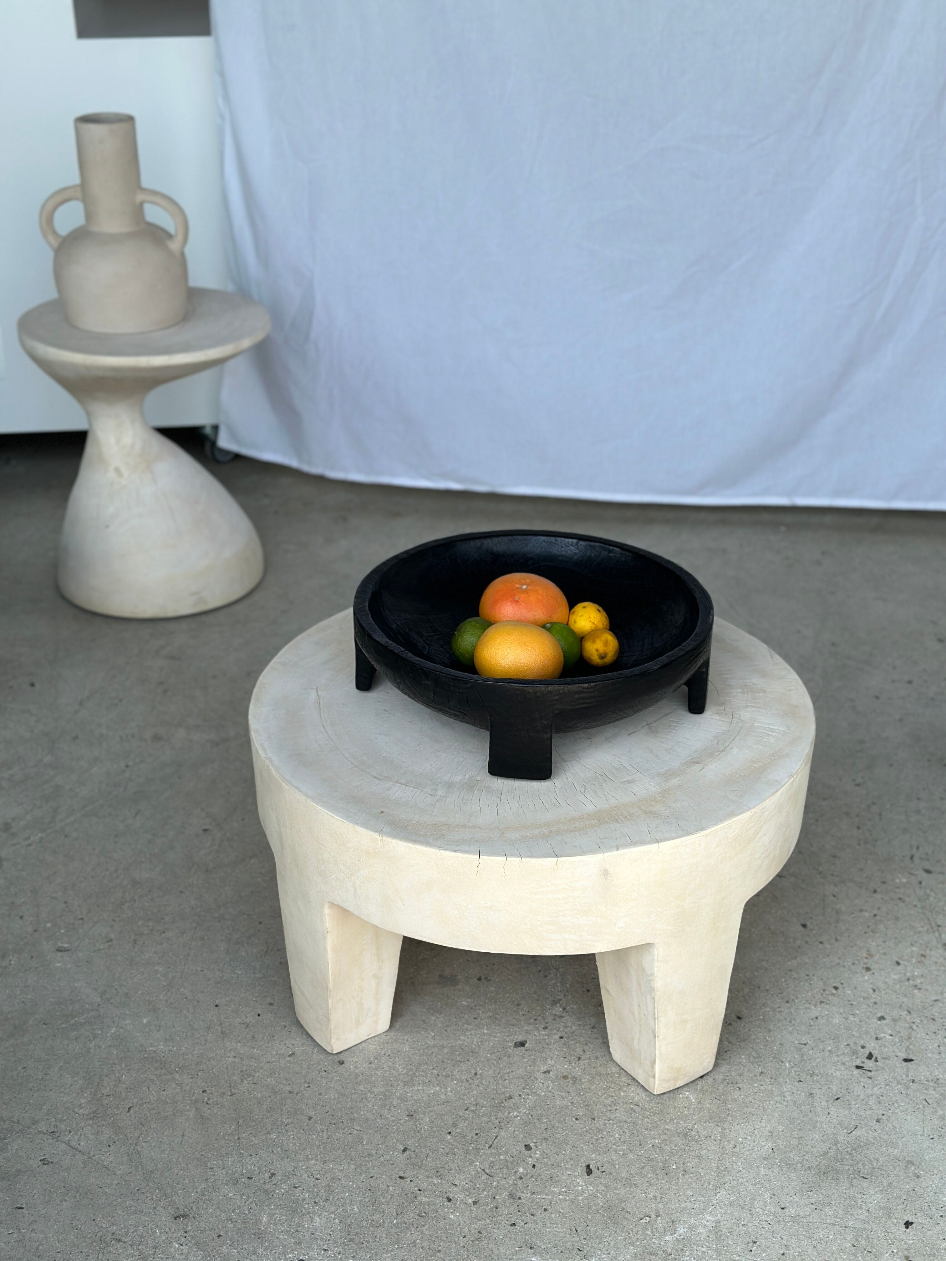Cut in monoxyl mango wood