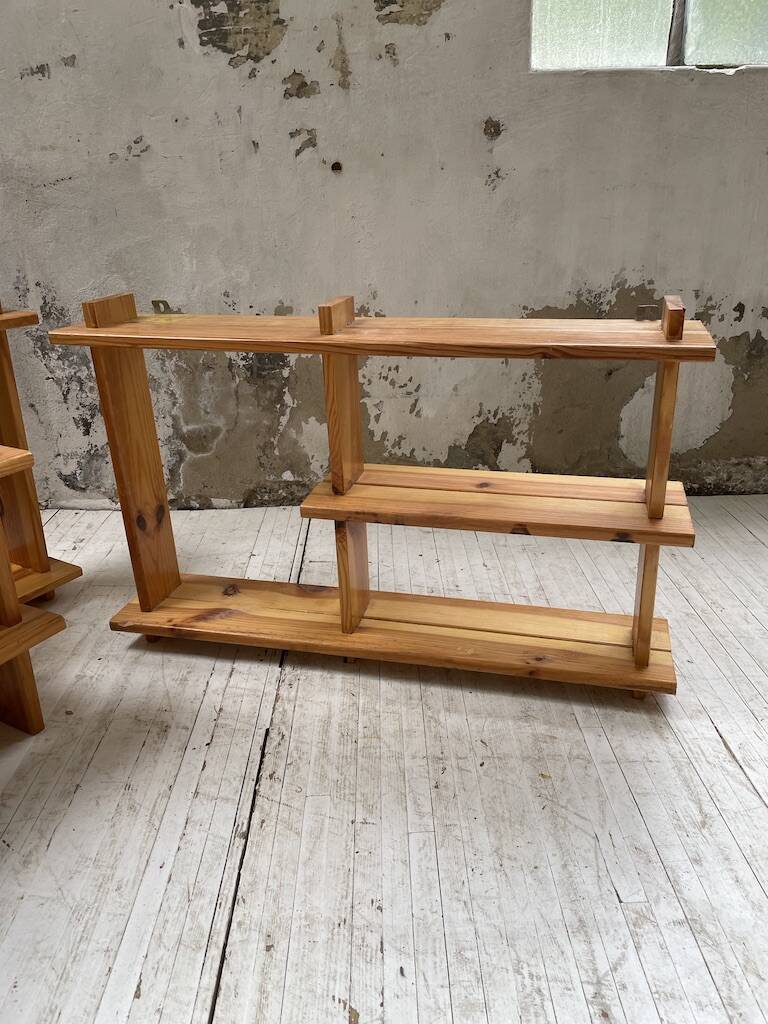 Trio d'étagères constructivistes en pin style Regain