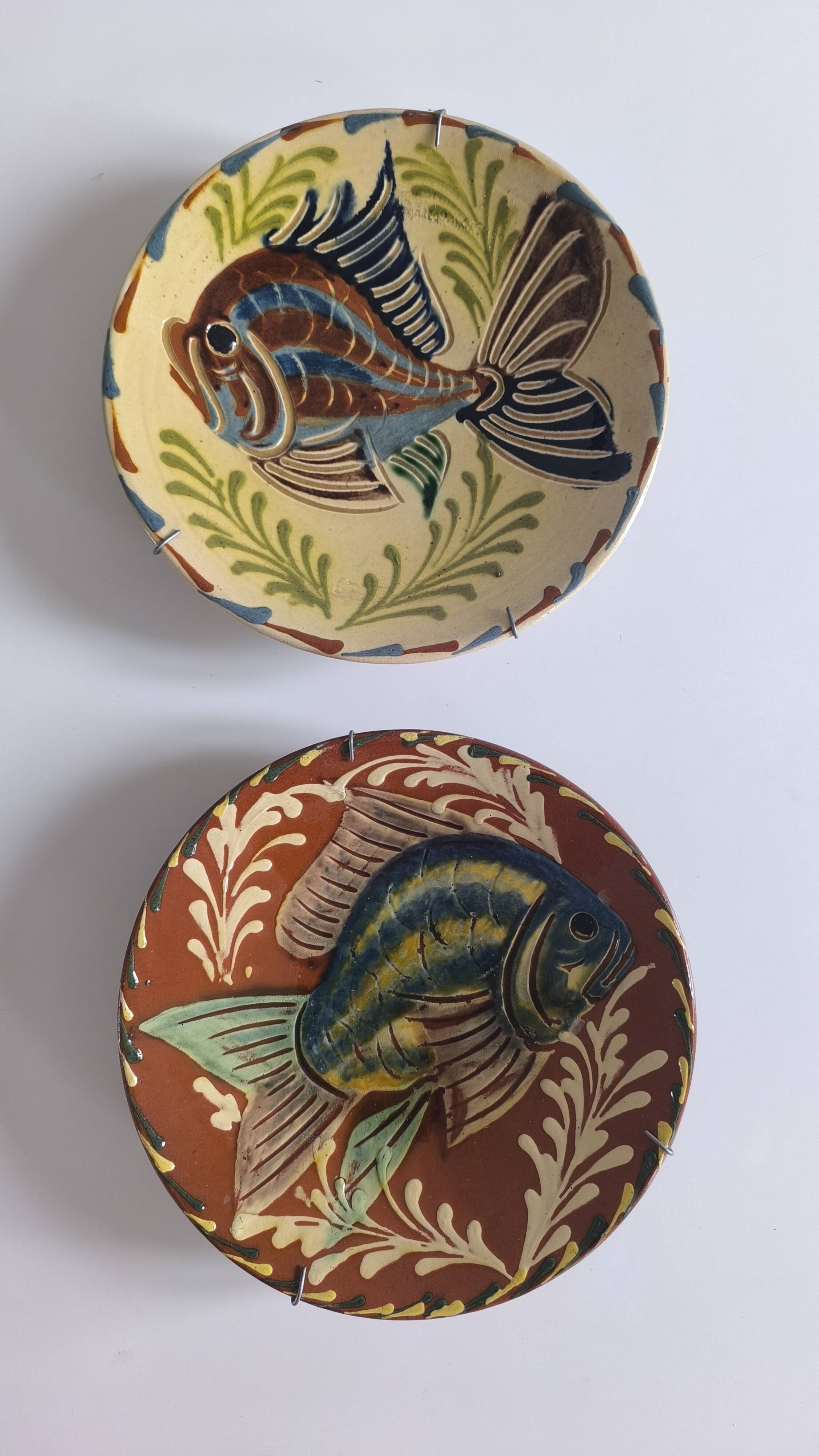 Pair of Salamo la Bisbal hollow dishes