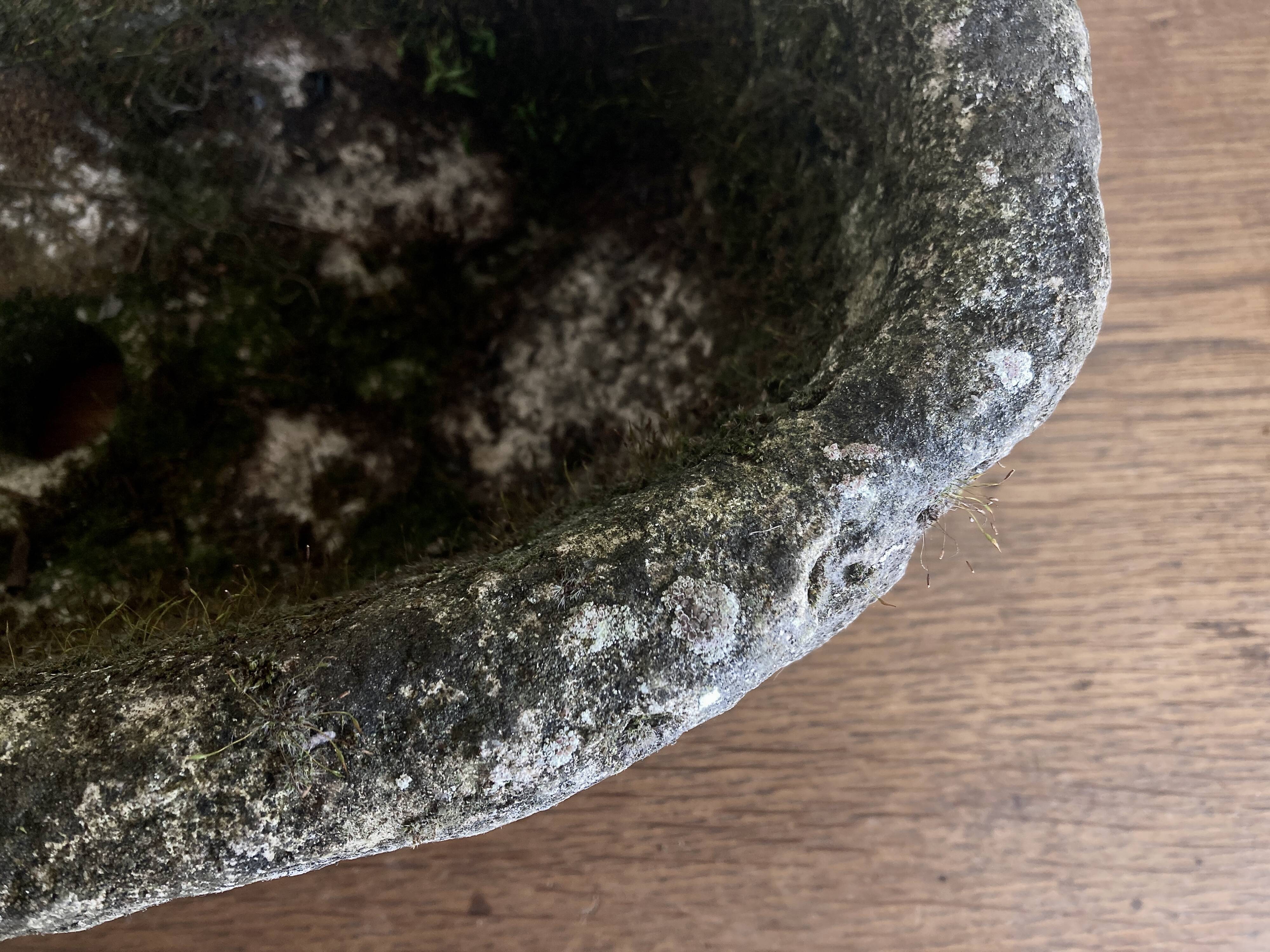 Jardinière de pierre creusée massive 1950