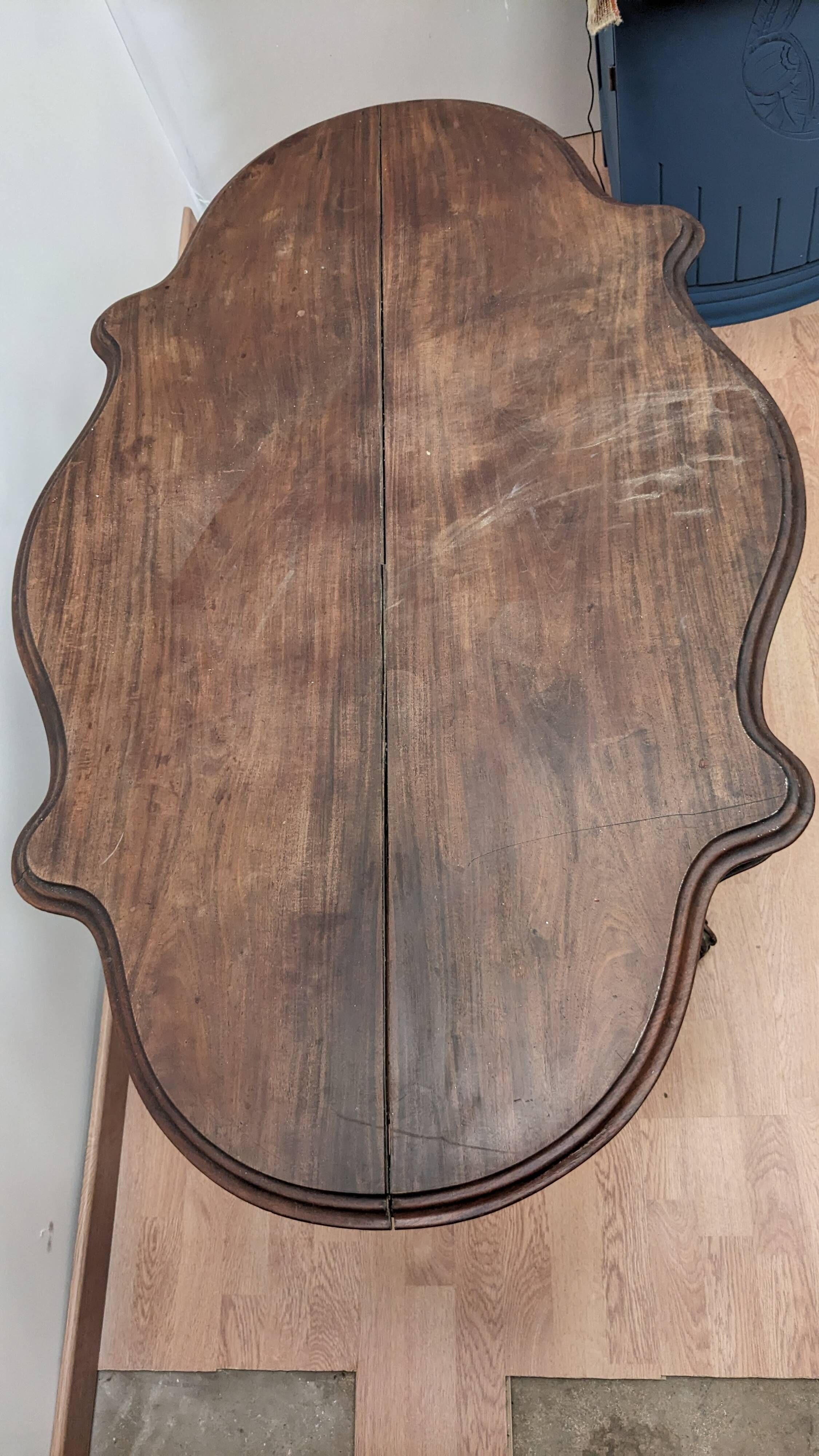 Violin table