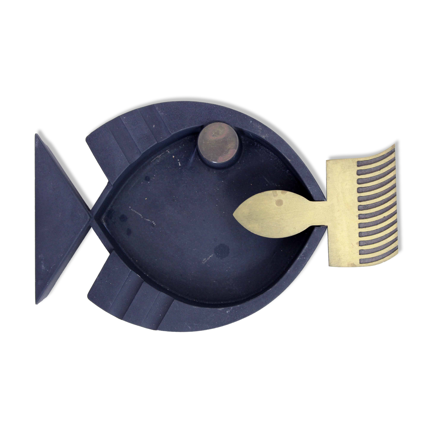 Metal "fish" ashtray