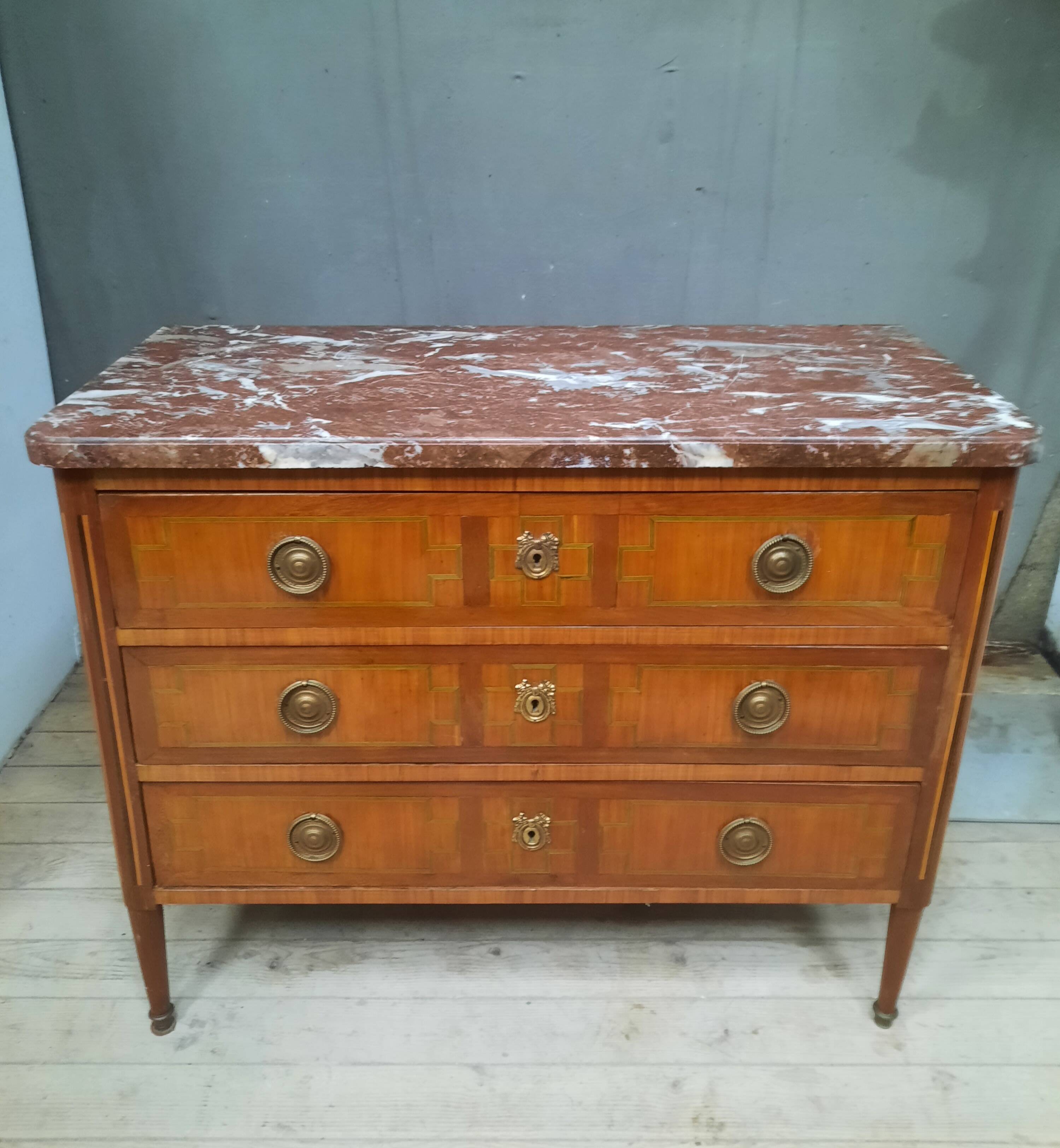 18th century veneer chest of drawers