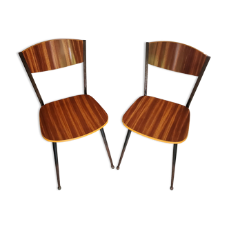 2 chaises en formica imitation bois