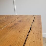 Wooden coffee table with turned legs