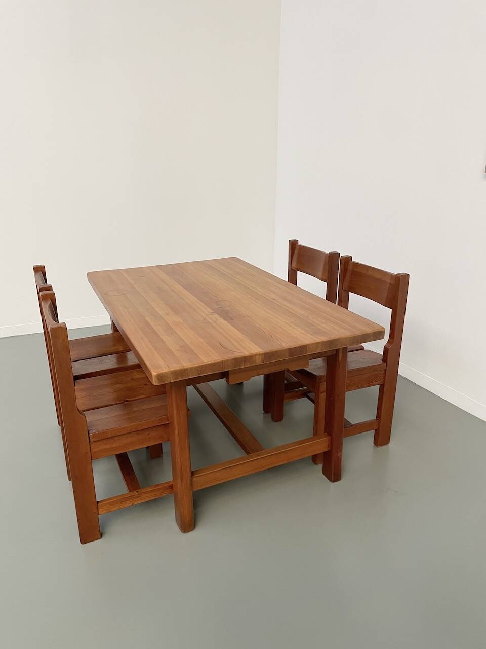 Set of table and 4 chairs, 60s mountain furniture