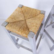 Ensemble de 3 tabourets de bar en jonc avec cadre en bois