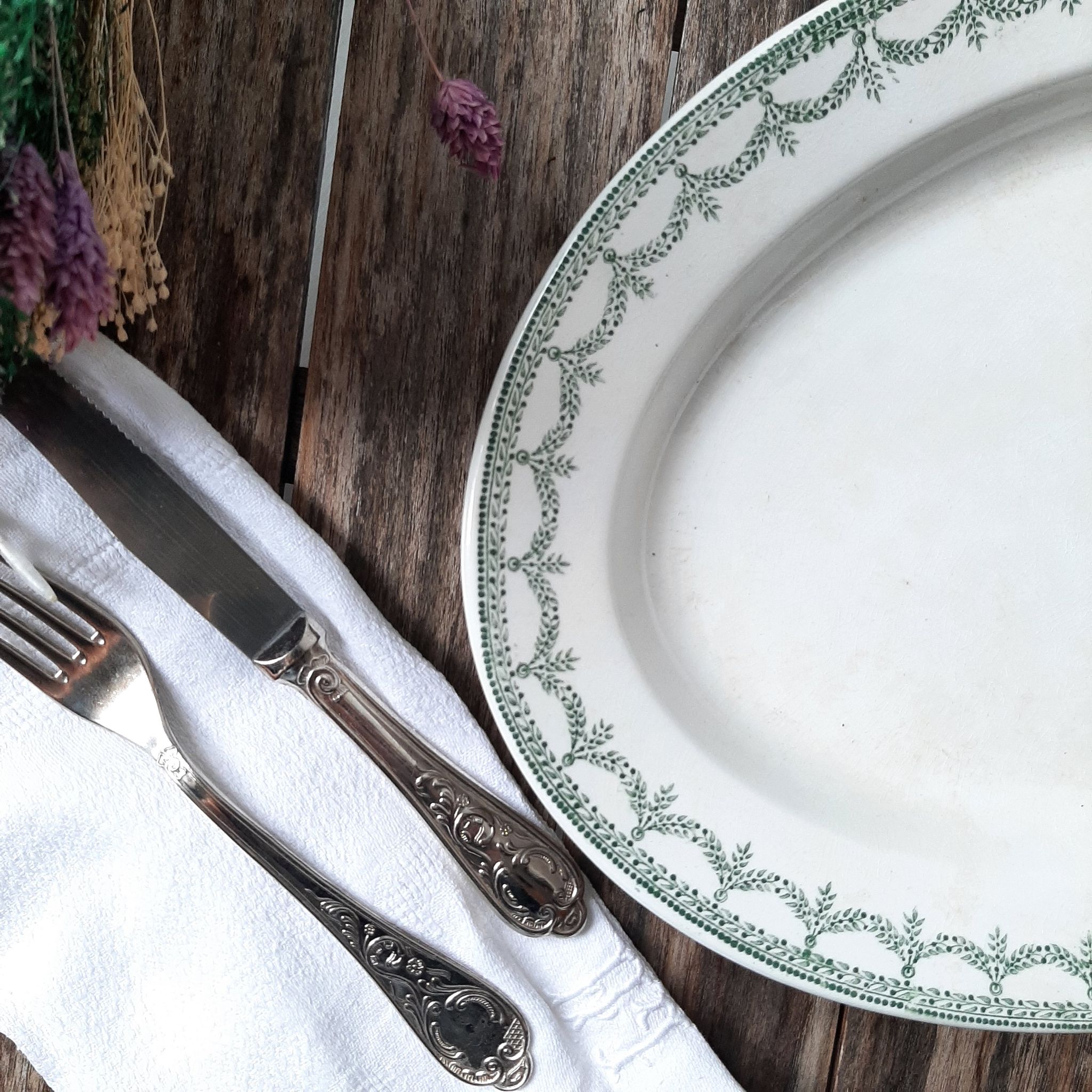 Oval dish frieze laurels model ney