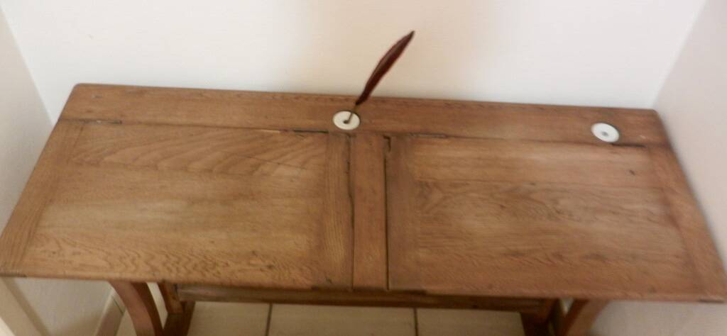 Old school desk with 2 seats and opening lockers