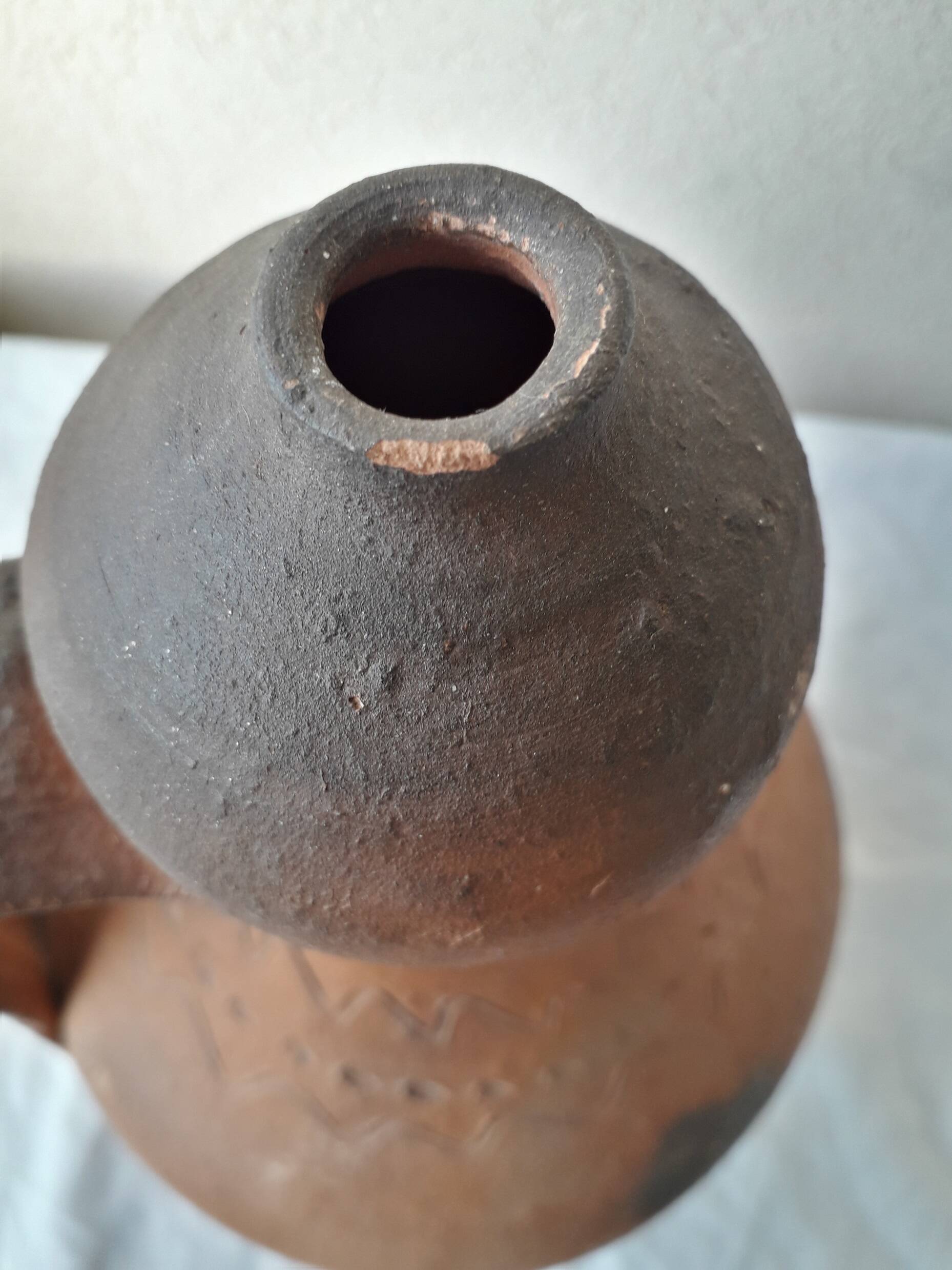 Decorative pottery in terracotta