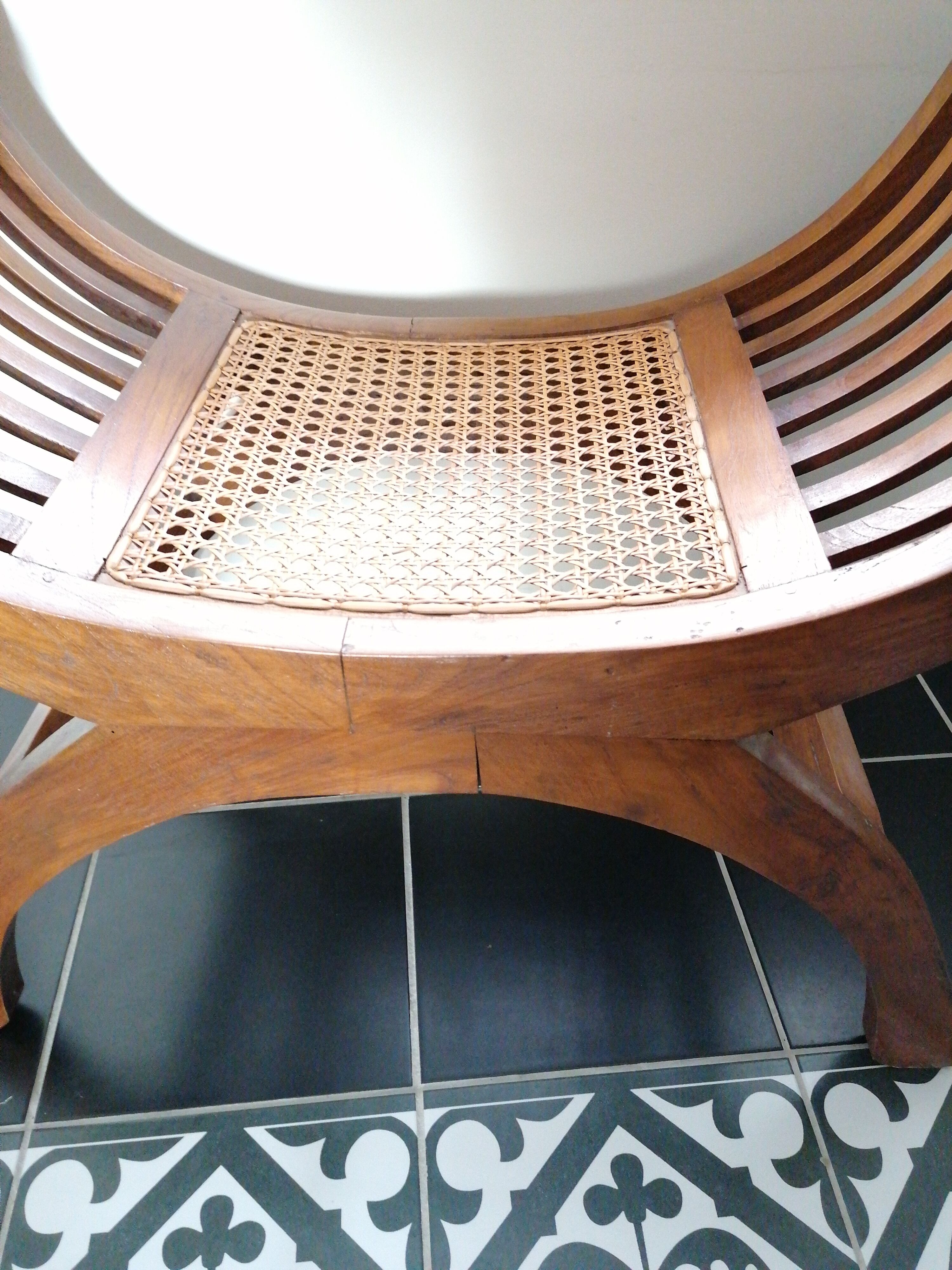 Former dagobert, curule seat