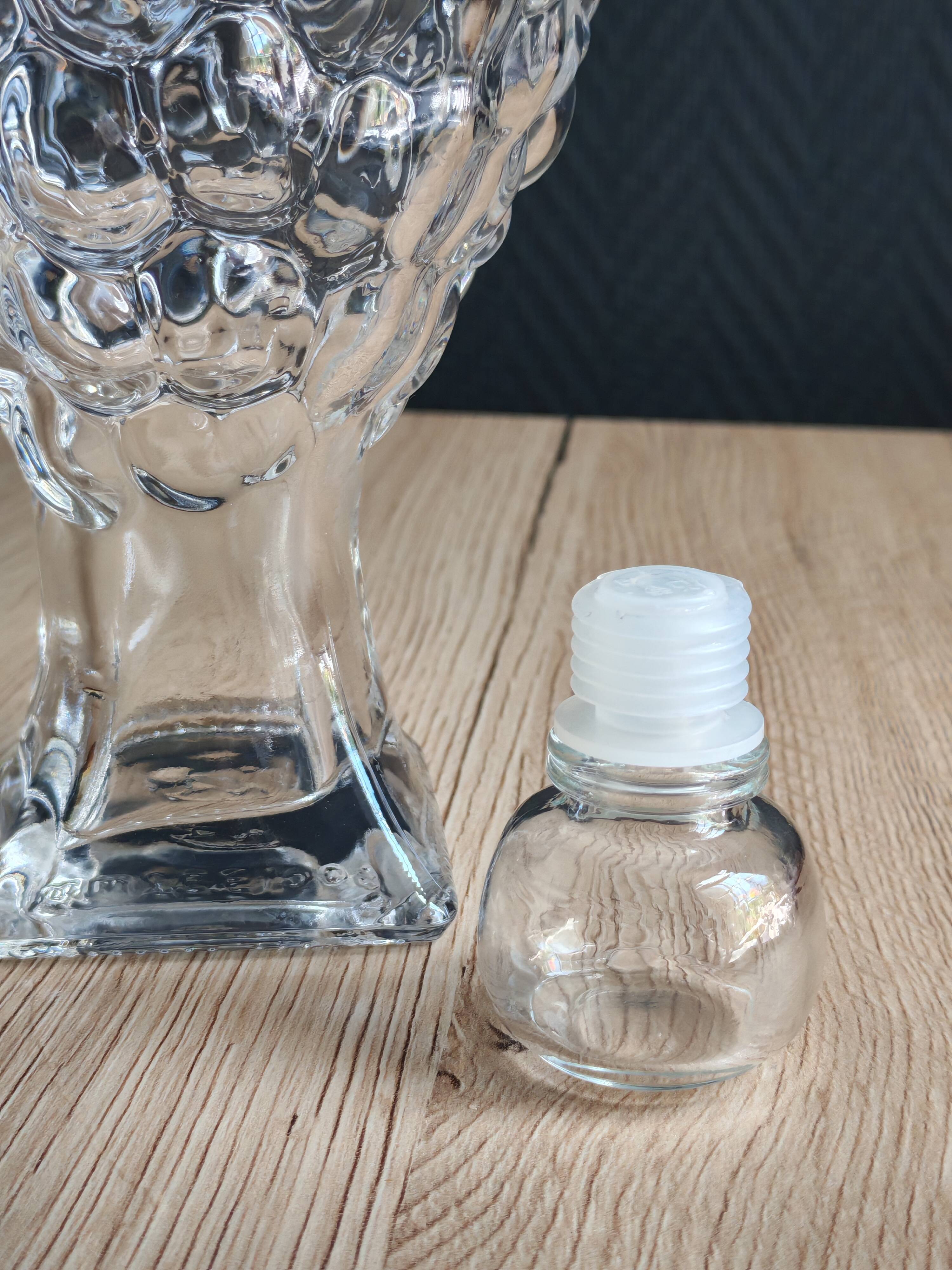 Carafe glass bottle moulded grape bunch vintage | Ball stopper