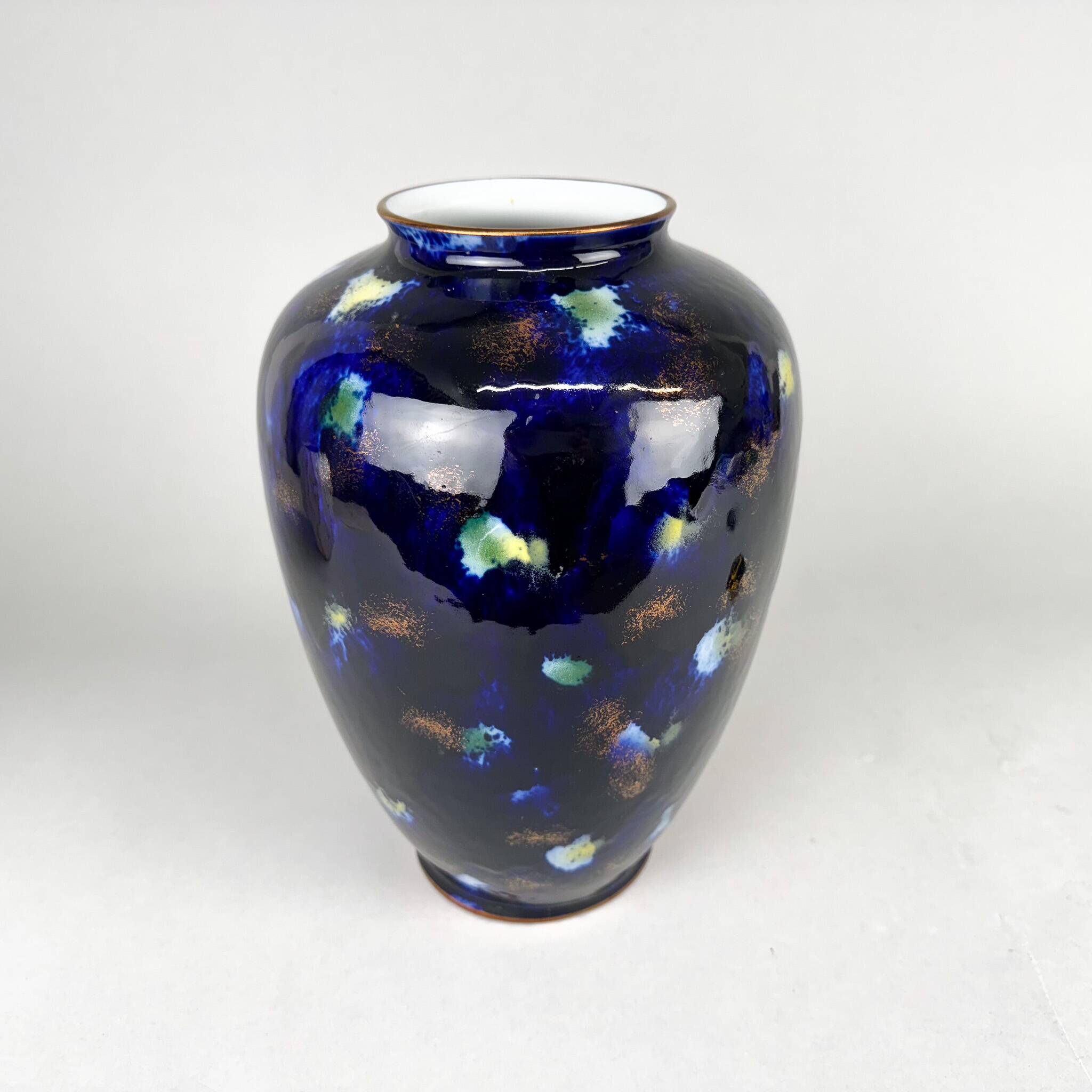 Vase en porcelaine cobalt des années 1970 par Wallendorf, Allemagne