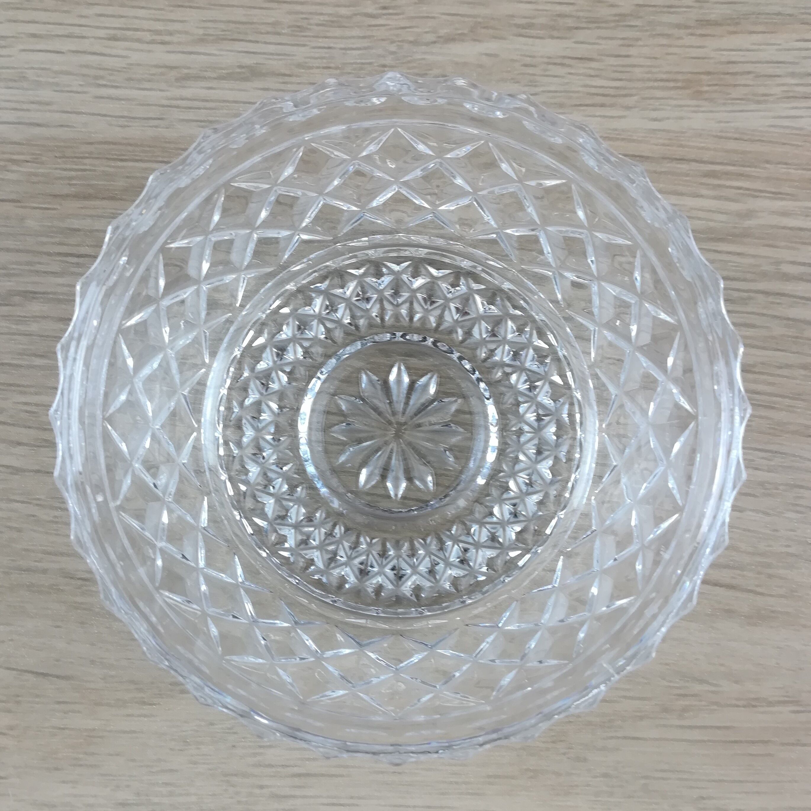 3 chiseled glass cups