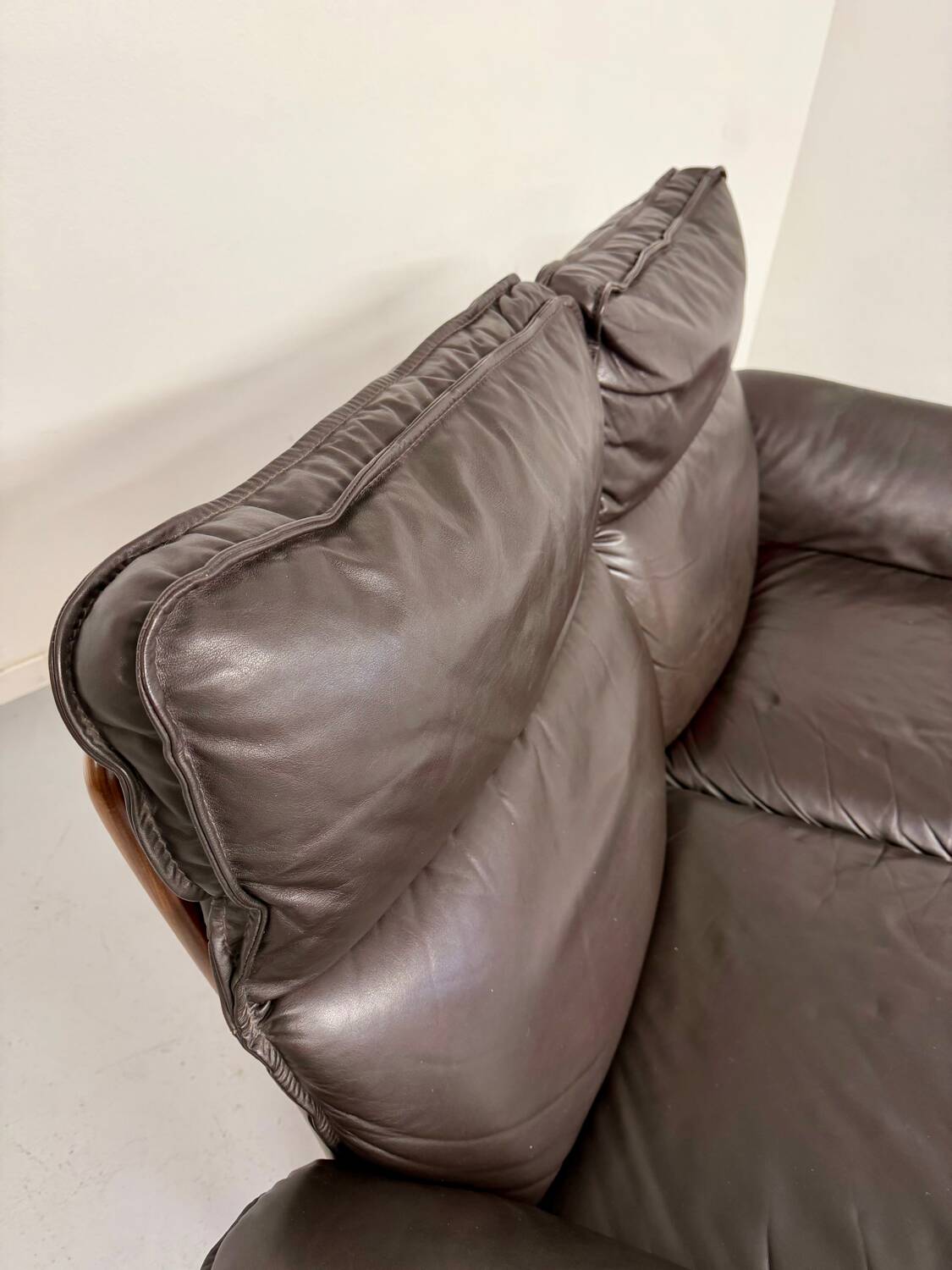 Vintage black leather Dreipunkt Scala design 2-seater sofa.