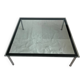 Table basse en métal chromé et verre