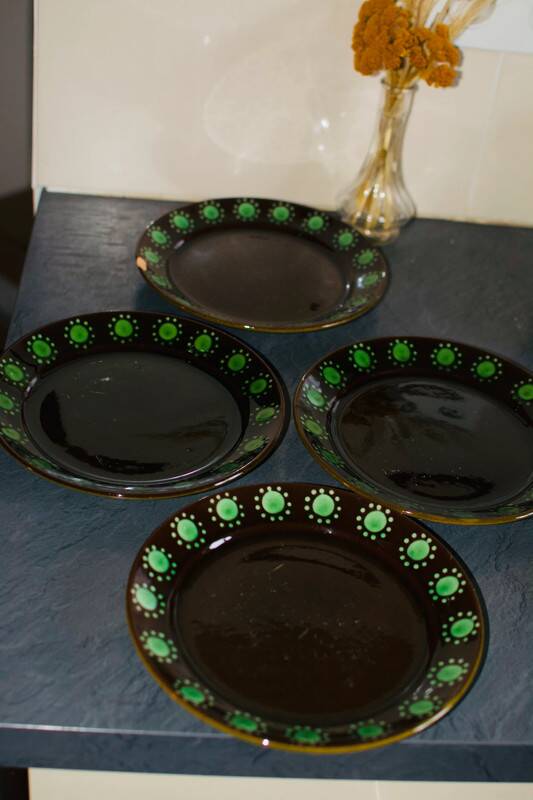 Assiettes en céramique savoyarde vintage fondue