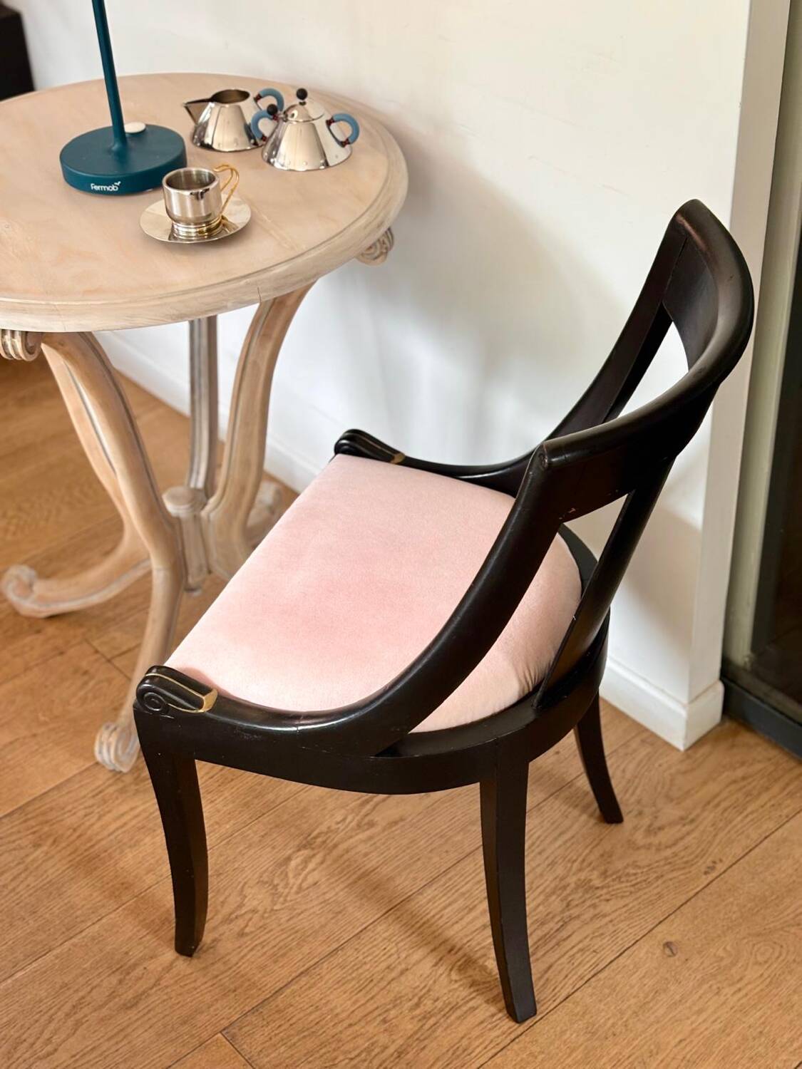 Empire style gondola chair