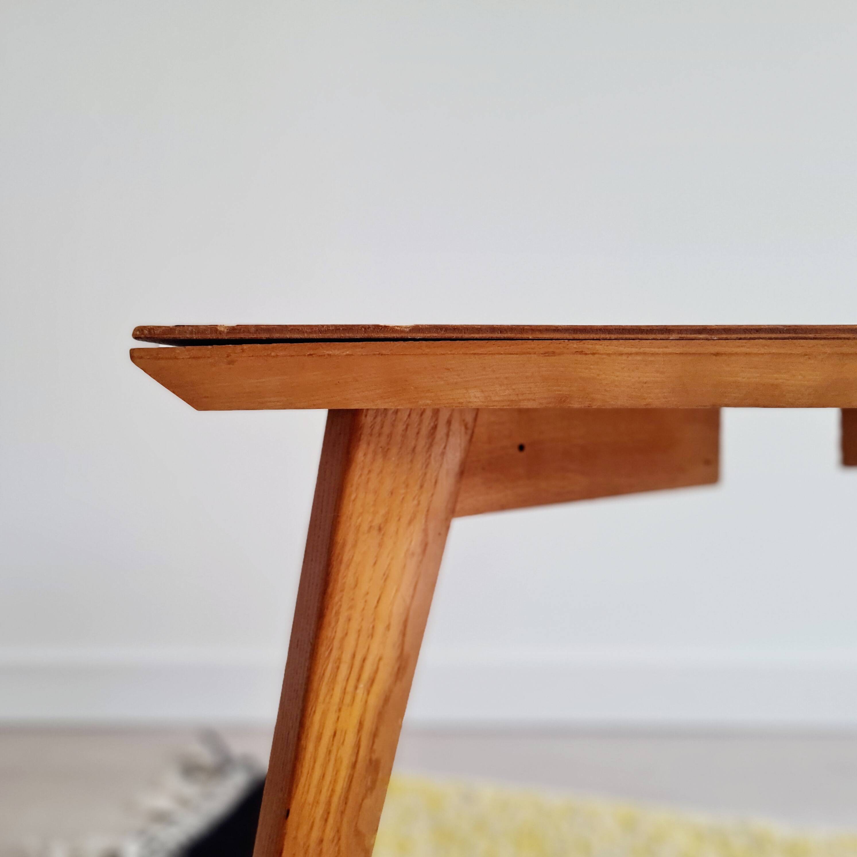 Table basse pieds compas dessus marqueté