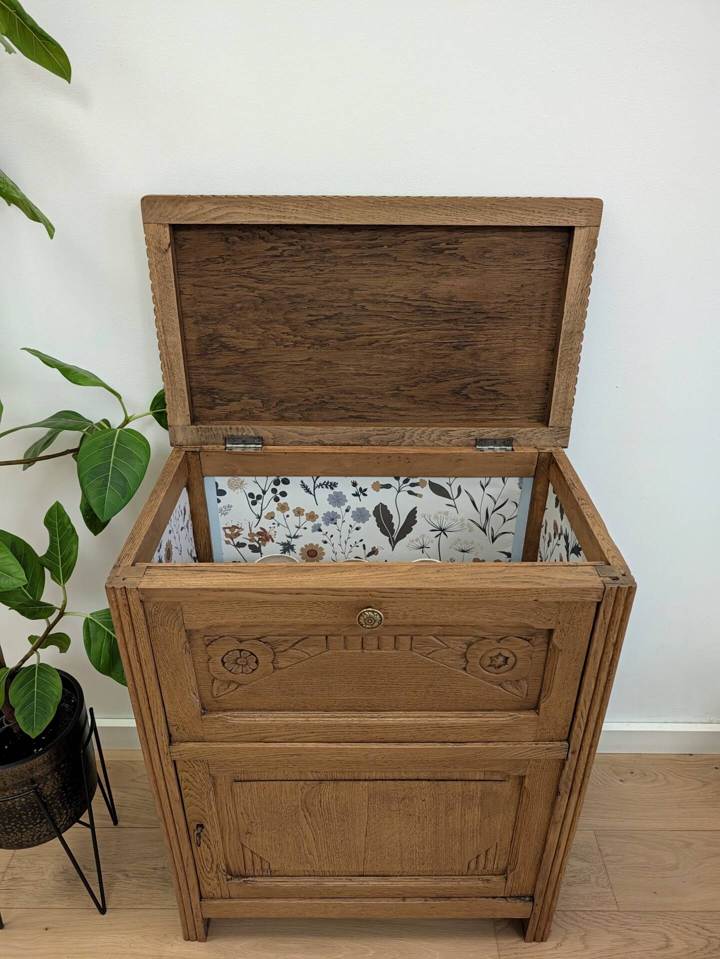 Small Art Deco buffet - restored vintage radio cabinet