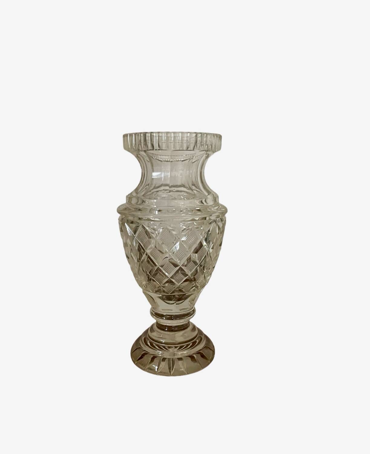 Vase en cristal taillé vintage