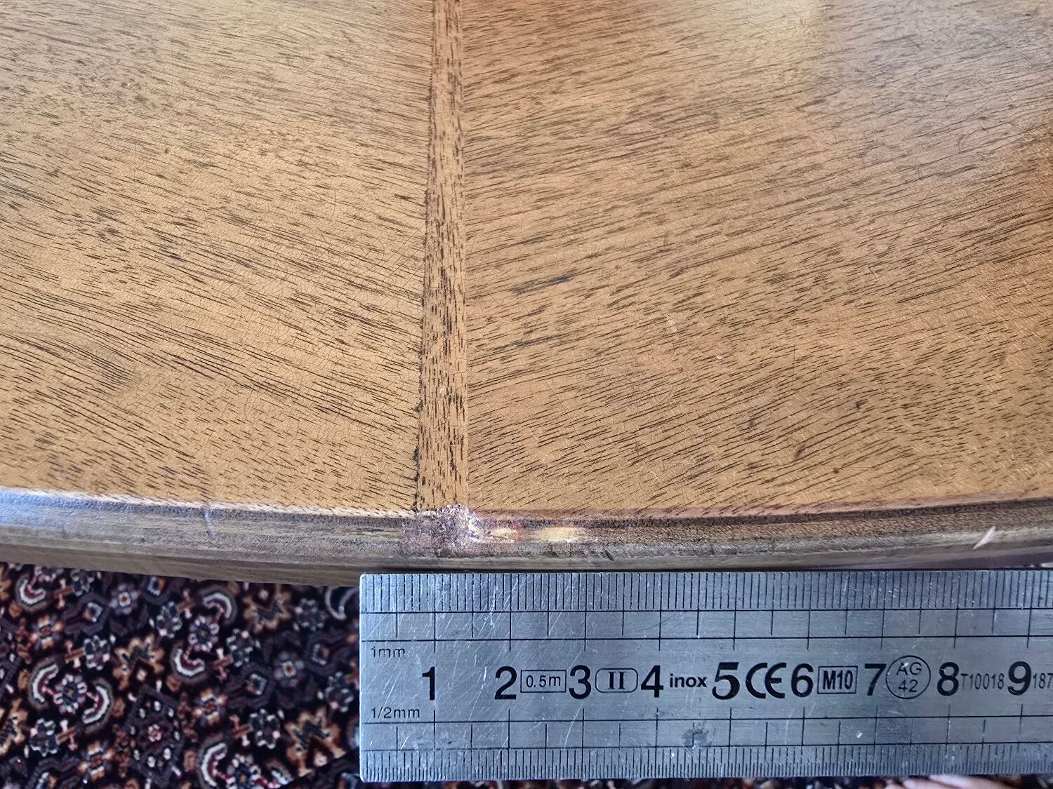 Table de jeu Henredon avec motif de toile d'araignée sur le dessus