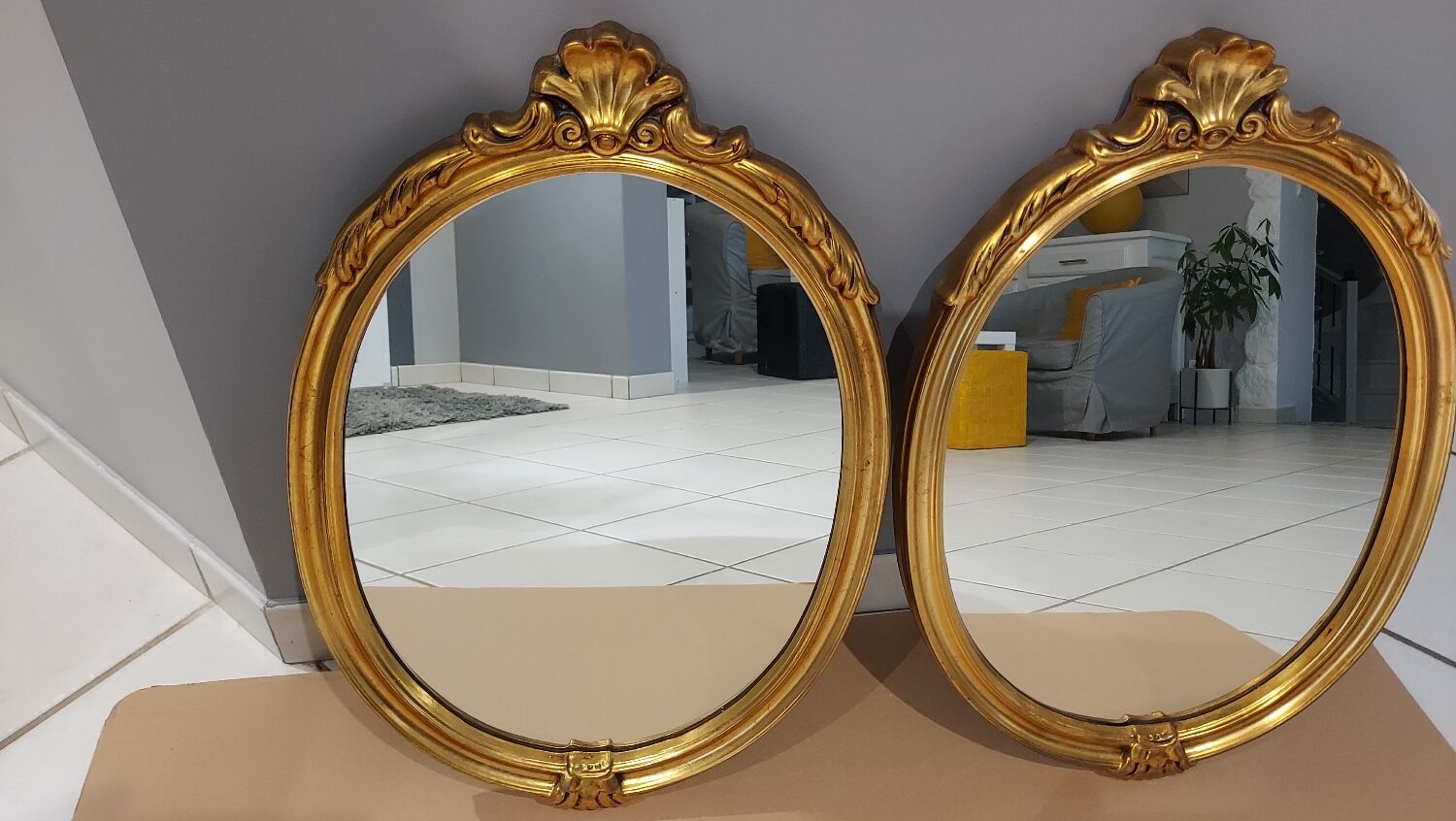 Paire de miroirs oval  doré vintage