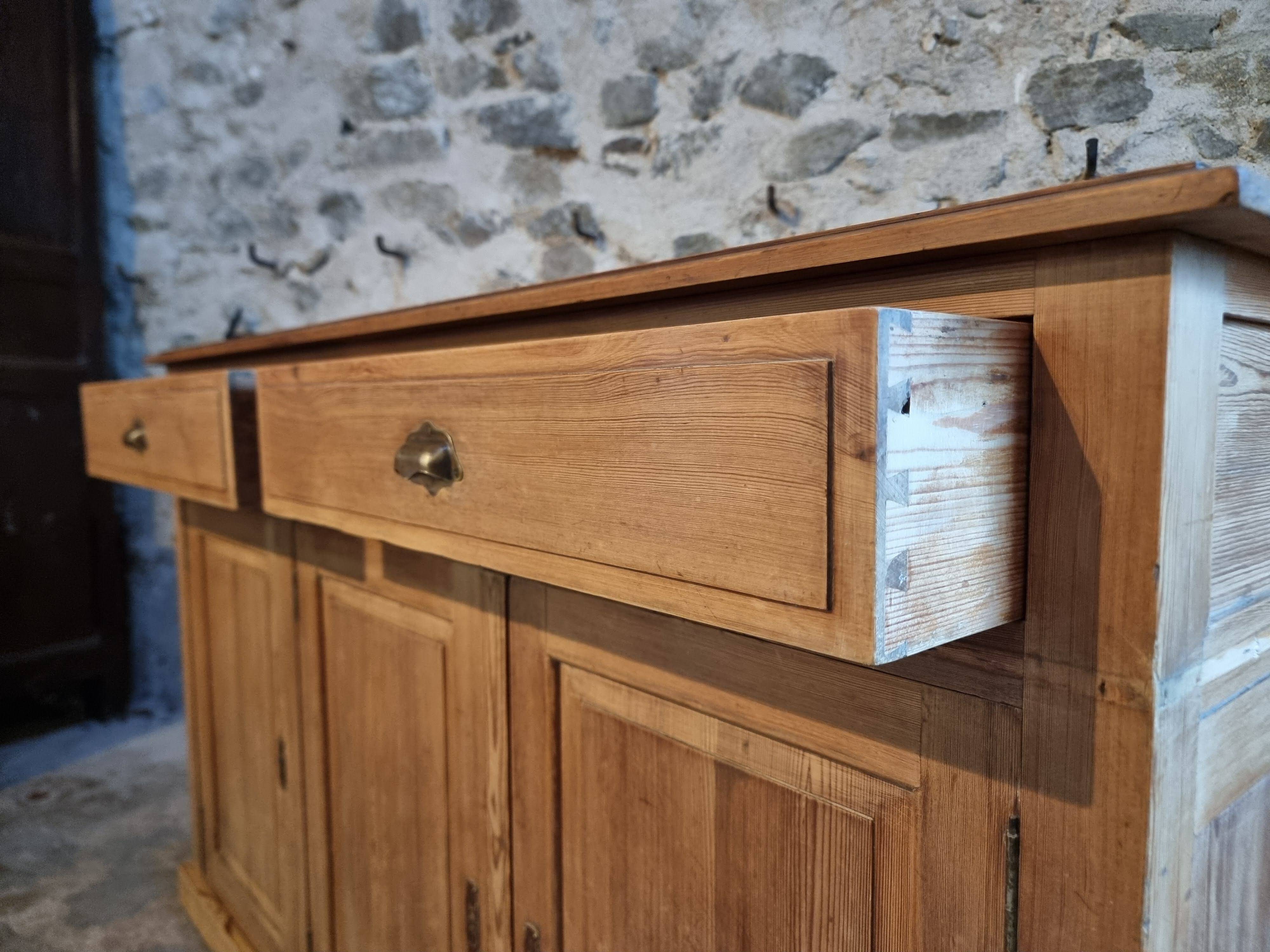 Buffet rustique français années 1920 – Buffet en pin ancien – Îlot de cuisine – Meuble de rangement 3 portes