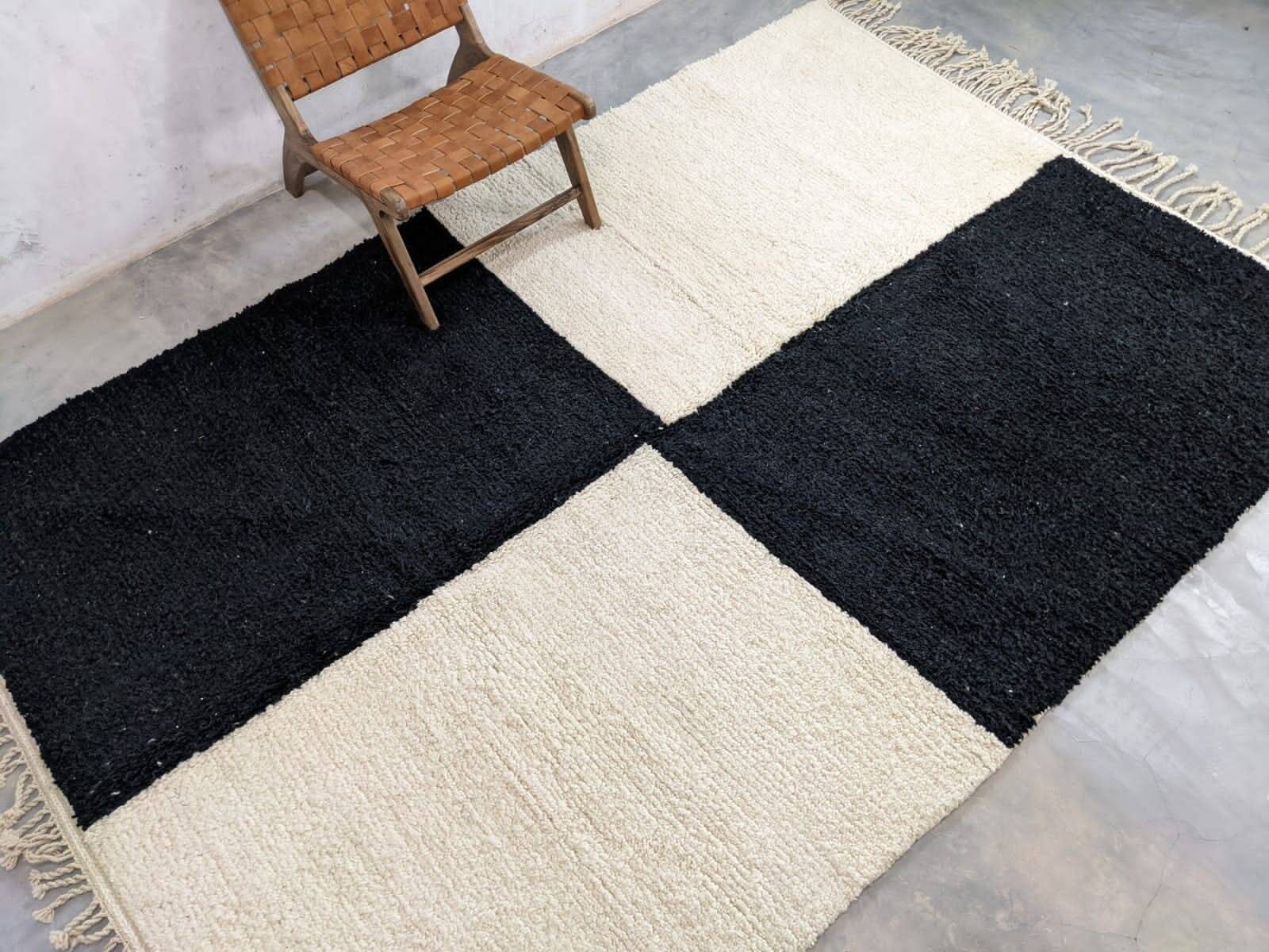 Tapis blanc-noir fait main traditionnel 250cmx150cm