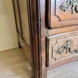 Commode Arbalette époque Louis XIV en noyer massif vers 1700
