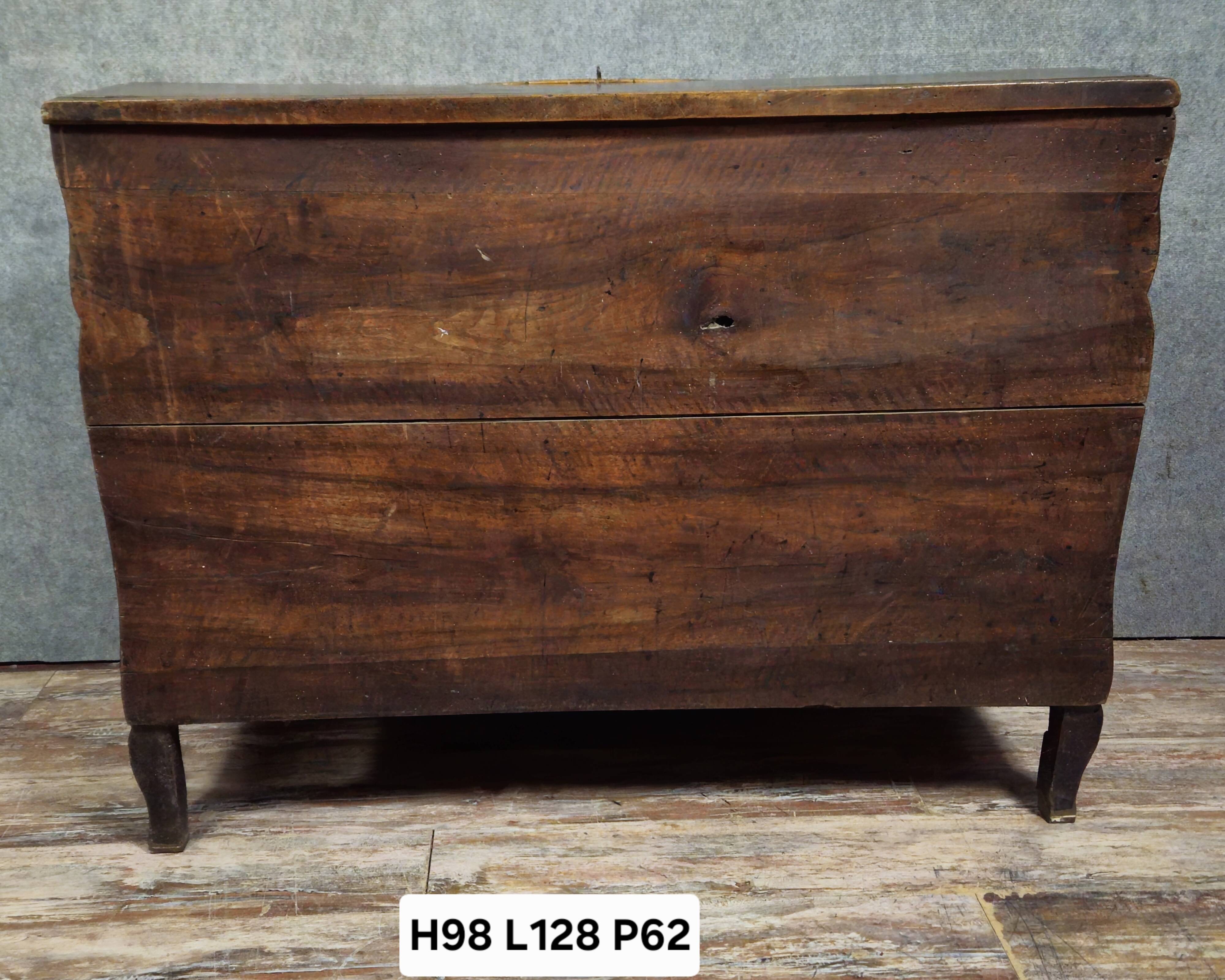 Antique curved secretary desk, Louis XV style, made of solid wood and marquetry.